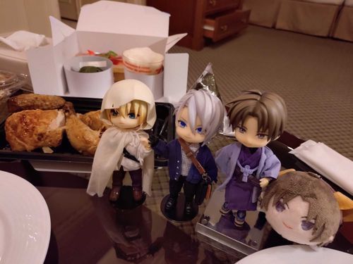 友達と鑑賞会&友達の誕生日会!!
楽しいんだが!!