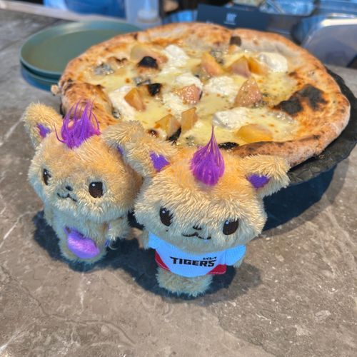 お友達のしおにんと美味しいピザ食べて幸せな日だった🤍