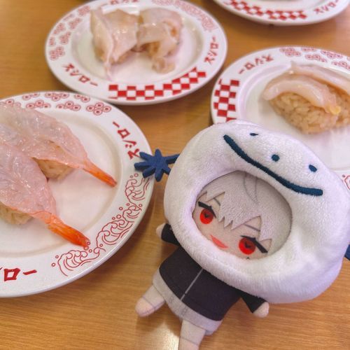 貝とエビしか食わねーの…？って言いたそうな顔