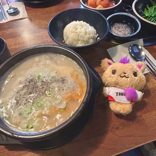 1年前の写真を見ていたらしおにんの生まれた国で遊んでた思い出を発見🍚