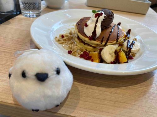 デニーズの誕生日特典のパンケーキとガラナ
