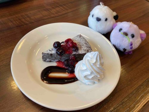 ジョナサンでケーキをたべたガラナとむらさき