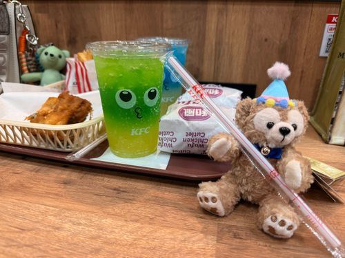 数ヶ月ぶりのケンタッキー‼️
バーガーやポテトは小さくなった❓そんな気がする‼️
でも美味しくいただきました🩷
