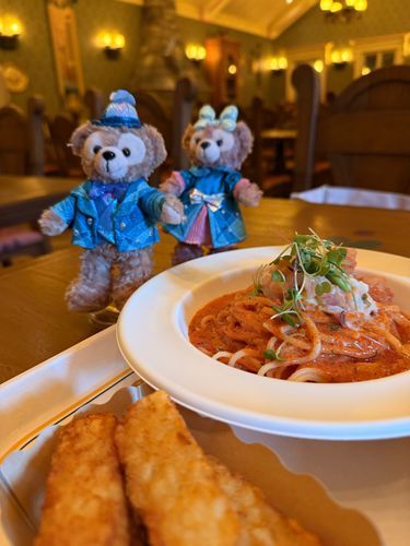 夜もパスタ🍝
アレンデールロイヤルバンケット🏰
メニューが変わってお安く利用出来るようになりました🩷
可愛い店内😍