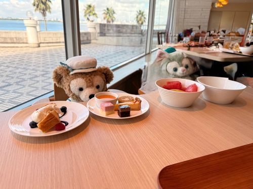 デザートも食べてお腹いっぱい🈵
