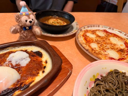 数年ぶりにミラノ風ドリアを食べました。
温泉卵が乗っているバージョン💓