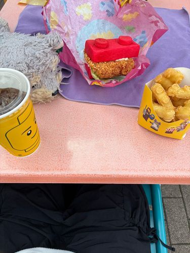 🩶「それ食べてもいいきゃん？」