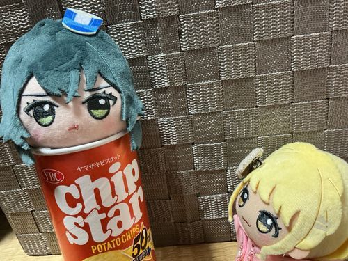 なんというもちもちほっぺ力……❗️ このあたしと張り合えるなんてなかなかやるナ、手毬