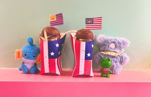 友達のミズゴロウとハンバーガー、パシャリ🍔🔅