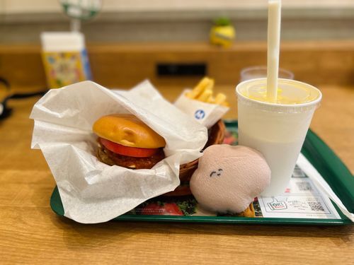 蜜いもシェイクあと10回は飲みたい🍠