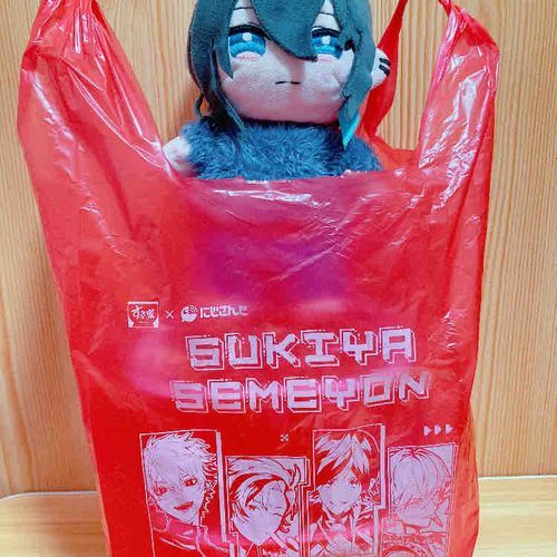 作成者が買ってきた。
「コラボメニューはまた今度…」って言ってた。食べる時は連れて行ってくれるかな？