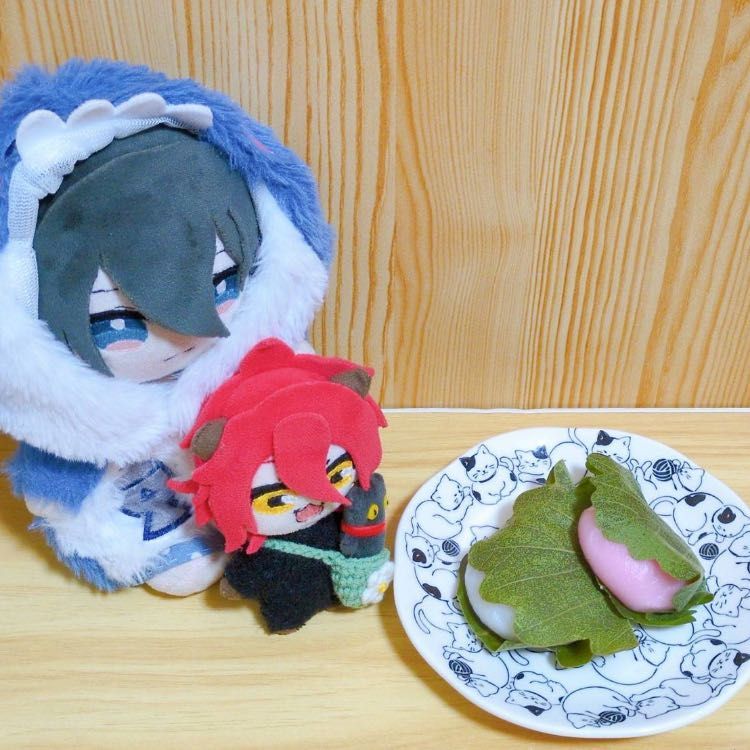 柏餅。作成者が俺達が健やかでありますようにって言ってた。…自分の健康も祈ってね