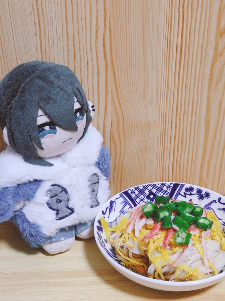 今日は七夕だから、作成者が七夕そうめんを作ってくれた。
ところで、そうめん4束って食べ切れるの？