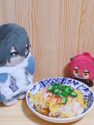 今日は七夕だから、作成者が七夕そうめんを作ってくれた。
ところで、そうめん4束って食べ切れるの？
