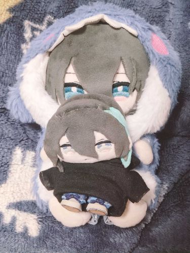 小さい俺と戯れてみた。小さい俺、不満そう。