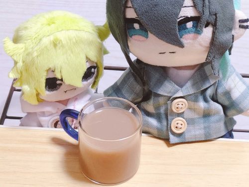 ミルクティーだよ。キャタも飲む？