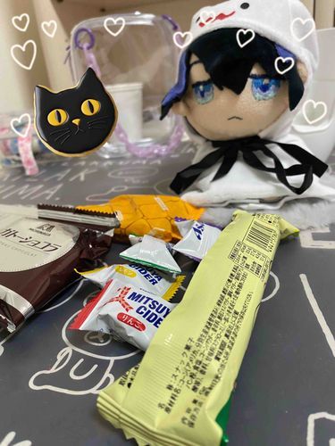 らい　はっぴーはろうぃん！
主　　ハッピーハロウィーン！
らい　とりっくおあとりーと！
　　　おかしくれなきゃイタズラするよ〜！
主　　はぁ〜い！どうぞ〜
らい　やったぁ！甘いものいっぱいだ…！