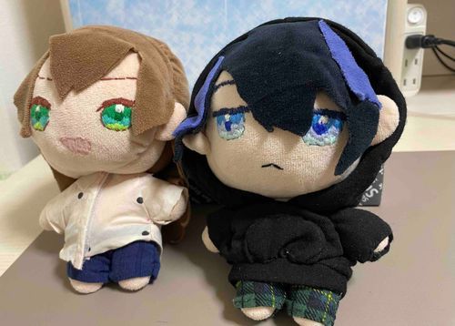 お久しぶり〜！新しい服作ったんだ！
らい:ぱーかーだ…！！
レイル:わーい！みずたまシャツ！

2人とも喜んでるみたいで良かった〜！
また投稿していこうと思うからよろしくね〜！！