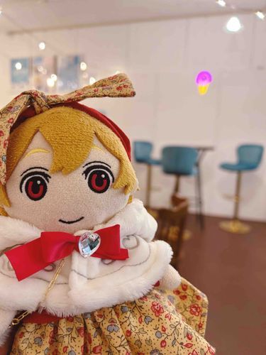 とっとりでいった、おしゃれなアイスクリームやさん🍨
きらきらしててみずいろのかわいいくうかんだった！いつもはね、いわみにあるの！いわみのおみせもかわいくてだいすき🩵