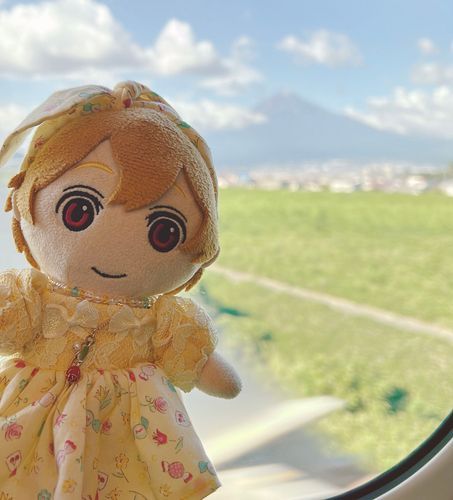 かえりのしんかんせんからふじさんみれたの！すっごくおっきかった！
ちかくでみるとみずいろじゃなくてびっくりしちゃった！