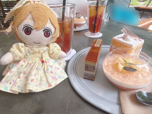 なごやでたべたおいしいケーキ！ぜんぶおいしかったけど、なぎはもものパンナコッタがいちばんすきだった！