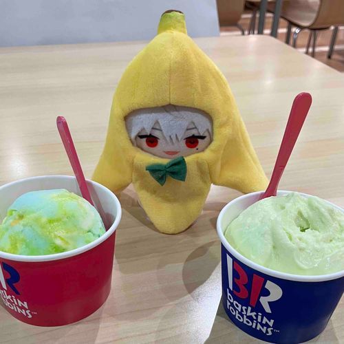 変な布もらった
アイスのダブハンだからいいか