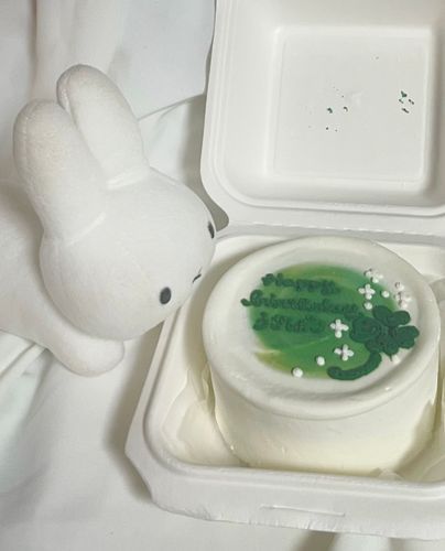 先週はうさぽこの誕生日でした！
うさぽこ4歳おめでとう！
今年もいっぱい大好きよ
色んなとこお出かけしようね！