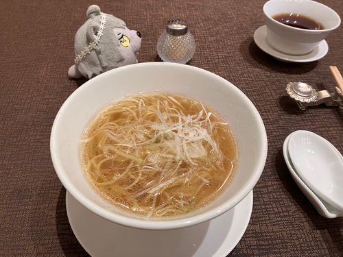 中華食ったぜ
テメ〜らはラーメンにこしょうかける派か？