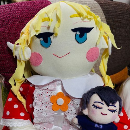 こんばんは、クロマたんなのだ。
新しいおともだちが完成したので、紹介したいのだ💕
この子は、「キリル・キリ」くん。男の子なのだ。チーズとマカロンが好きらしい。よろしく！