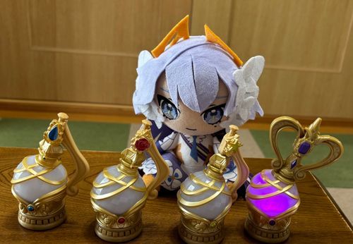 ヴィオラです💜
私と妹の変身アイテムが光ってるわ。