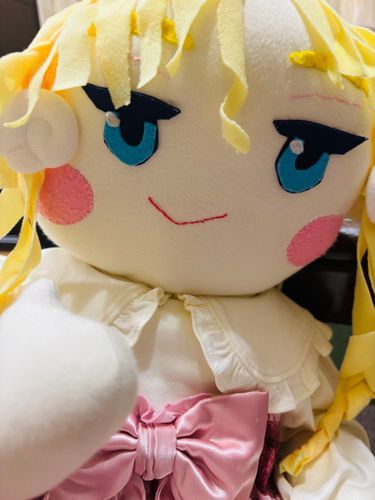 私は今日、君のお母さんをやってみたのだ。毎日お疲れ様なのだ。
…隣、一緒に座っても良いかな？
ここはもう、君の居場所なんだから、安心して、リラックスしてもらいたいのだ。
頭なでなでこ〜してあげるのだ💕

むぎゅーって、好きなぬいを抱っこしてごらん？きっと不安なんて、どっかに飛んでいくから…安心して欲しいのだ。
