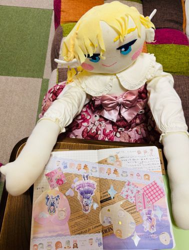 ノートデコは初心者🔰だけど、なんとか見開き1ページ完成したのだ。
このおててじゃ、ハサミを使うのが難しかったから、みーちゃんに手伝ってもらったのだ💕
