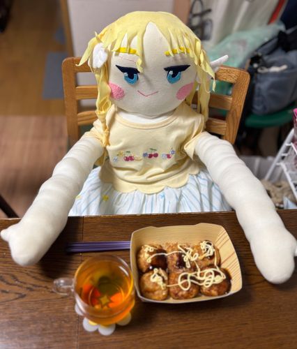 クロマたんなのだ。
たこ焼きなのだぁ〜💕
とっても美味(びみ)〜！