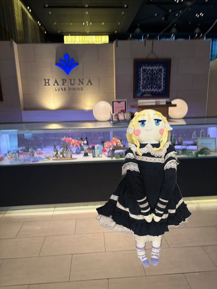 プリンセス・ヴィオラです。
そして、クロマたんなのだ！
レストランに来ました。
クロマたんは、合成でごめんなのだ。