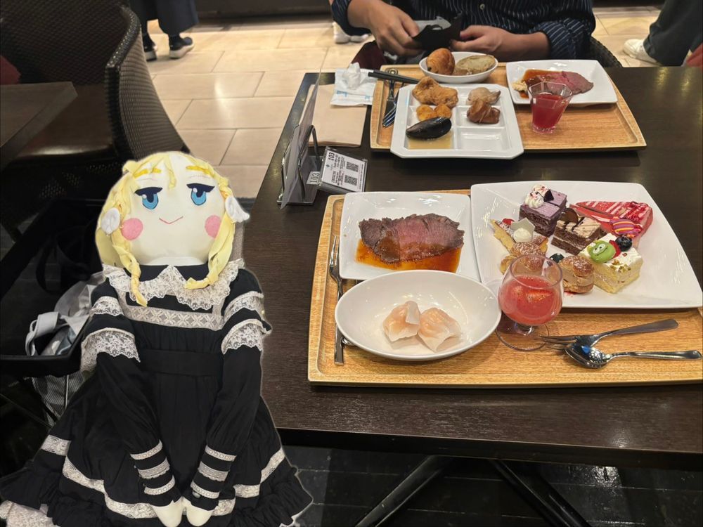 プリンセス・ヴィオラです。
そして、クロマたんなのだ！
レストランに来ました。
クロマたんは、合成でごめんなのだ。