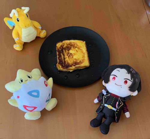 フレンチトースト🍞☺️ケーキシロップをかけたよ🍞