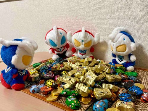 これは昨日遭遇したチョコの山
全部で160個あるらしい……
