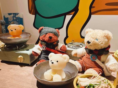 「あこがれのくまさんおんせんにいってきました！たくさんのくまさんがはたらいていてすごいねすごいねって家主さんはずっとおめめキラキラでした。おなべとってもおいしかったです♨️」