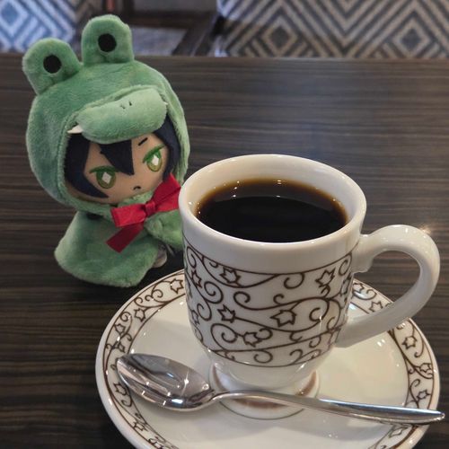 これは　ぶらっくこーひー　というものか
なに？　ぼくには　にがいだと？