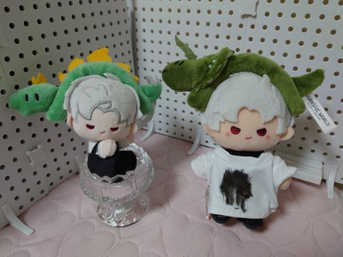 恐竜カチューシャみかけたから買って早速シンぬいへ
カチューシャのワイヤーが弱いのか安定感ないな