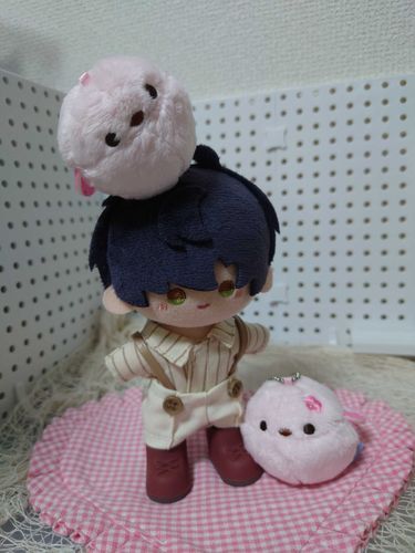 レイ先生とピンク鳥の戯れ