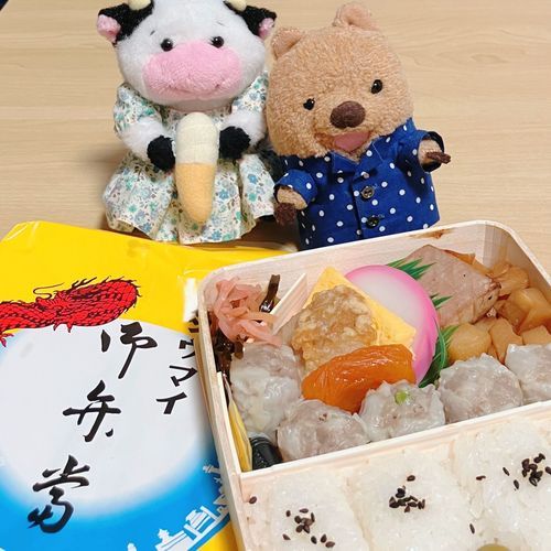 よこはまに いったら これ！ しうまいべんとう ワラビーよ♡ しゅうまい じゃないのよ し・う・ま・い！