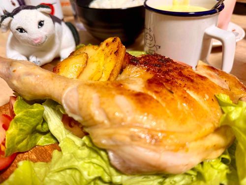 チキンを前にしてシシガミのような表情である