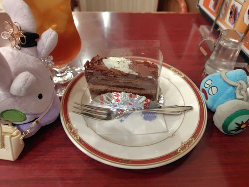 チョコケーキ半分こしようね