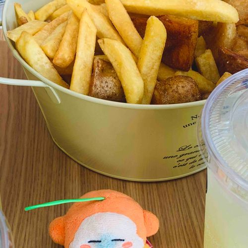…………。