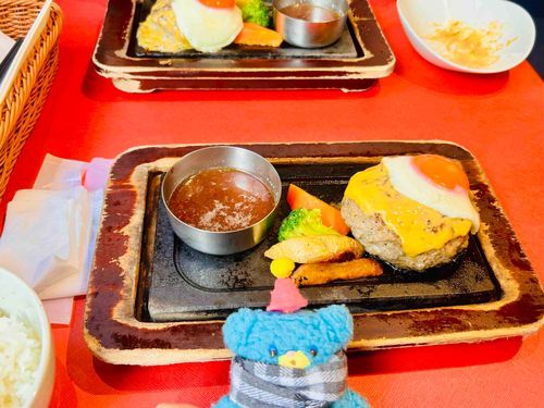 新年早々うまハンバーグと