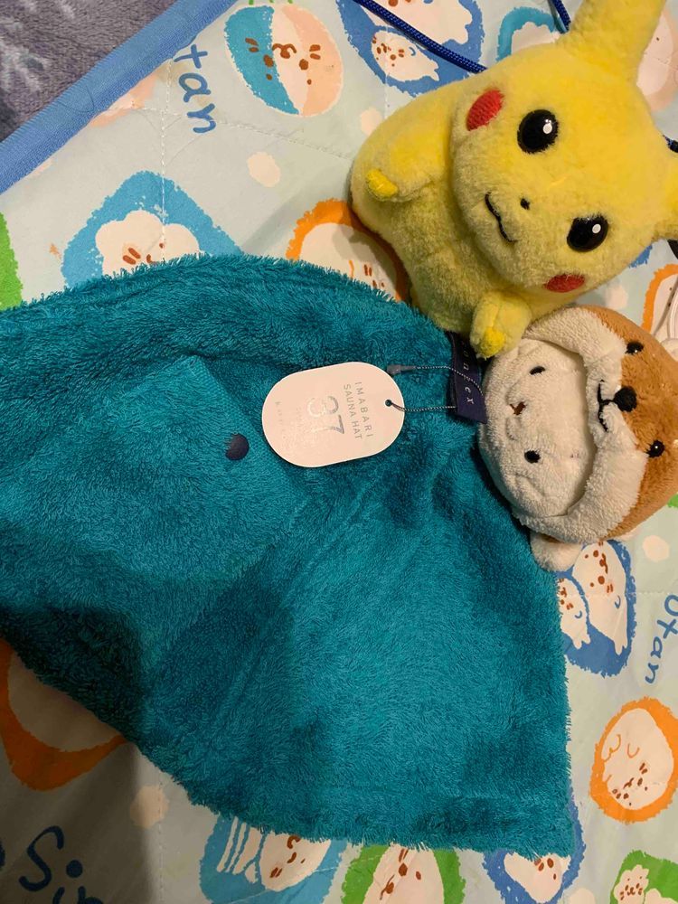 ゆうしょうセールでかったパパへのおみやげのカシミヤさん100%のマフラーとるなちゃんさんがついにデビューしたサウナハット　ほんじつのせんりひんとなります！