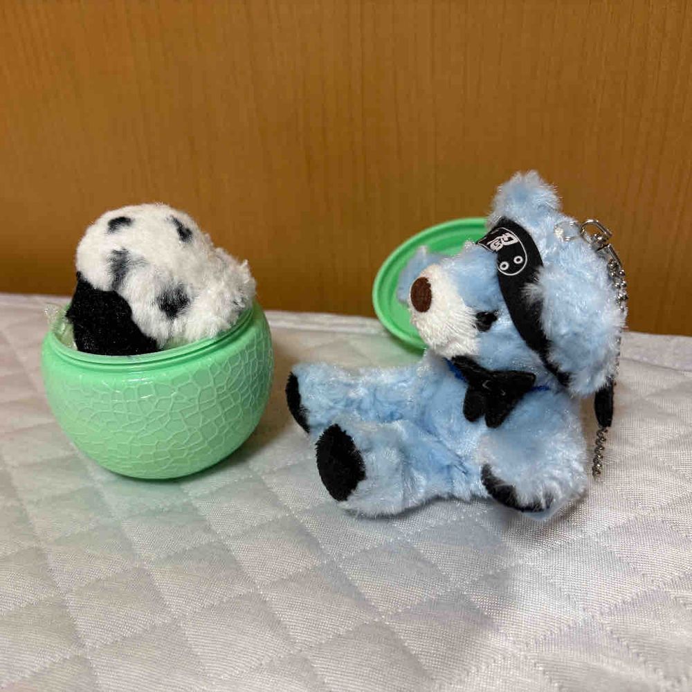 最近、お出かけに連れて行ってくれなくて悲しい😢
ちびお気に入りのメロンのカップを借りてしばらく落ち込もうと思ったら、にんにんくんが慰めに来てくれたの✨
イベント系は、ちっちゃいちあは紛失されちゃう可能性あるから仕方ないよね💦
次は連れて行ってもらえますように🙏