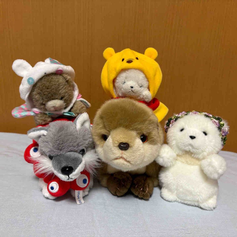 おおくんが　ミャクミャクをかえしてくれないぞ！
こまってたら　ちびおとでかが　プーさんのふくを　もってきてくれたぞ！
これで　いっけんらくちゃくだ！
かわくんにも　おようふくあげようとしたら　きょひされたぞ！かんかくがにぶるらしいぞ！