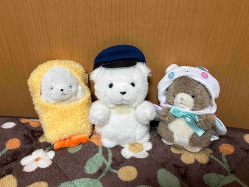 でかが　デカになったぞ！
けいさつのポスターみて　いつもめをかがやかせてたんだ！けあがプレゼントしてくれたぞ！
でかの　デカいわいに　いちごだいふくパンをたべるぞ！
でかー！おめでとう！！！これからは　うちのけいびを　たのむぞ！